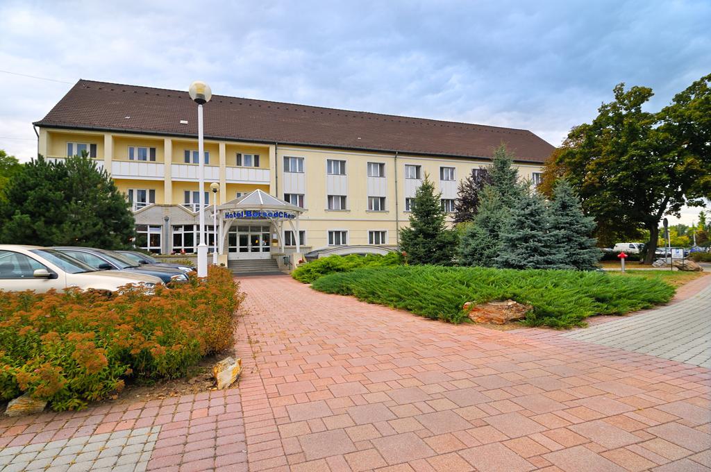 Hotel Borsodchem Kazincbarcika Bagian luar foto